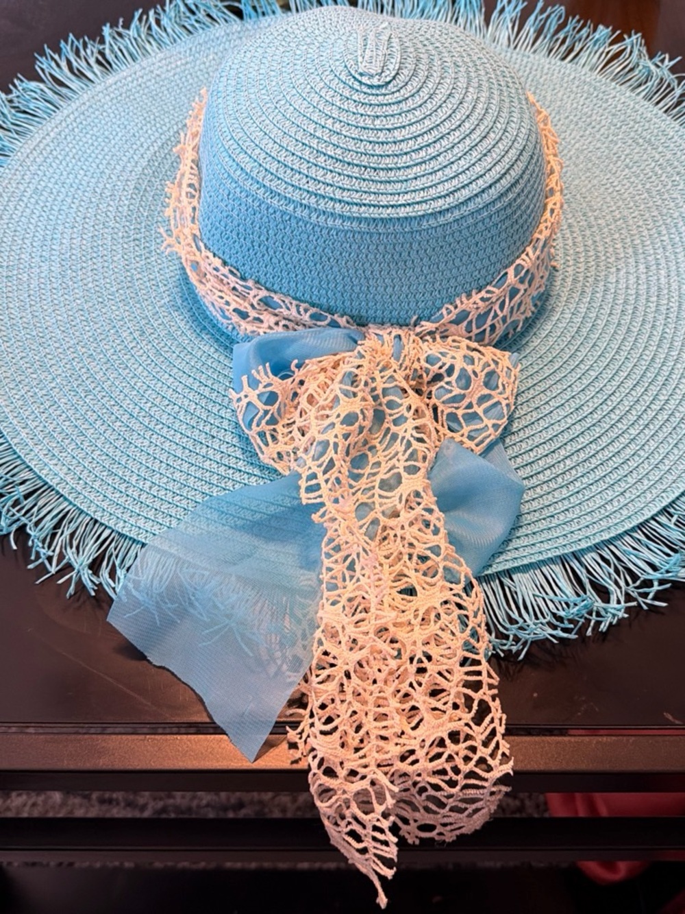 Women’s Wide-Brim Straw Sun Hat with Lace Bow - Light Blue